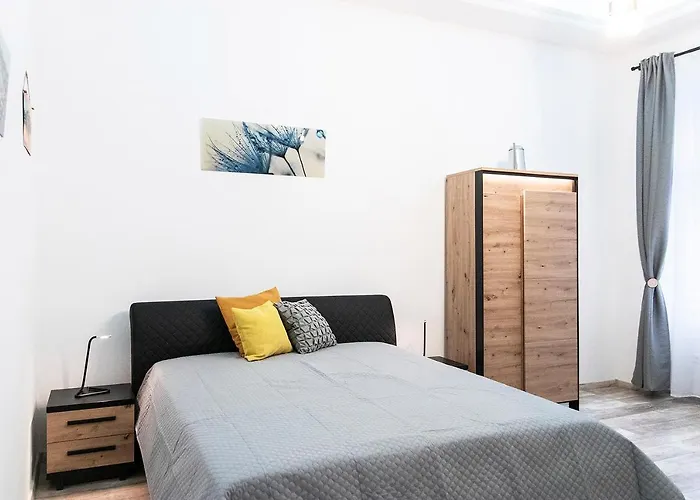 Astoria Tiny Apartment